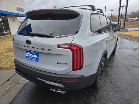 Used 2021 Kia Telluride EX w/ EX Premium Package image 3