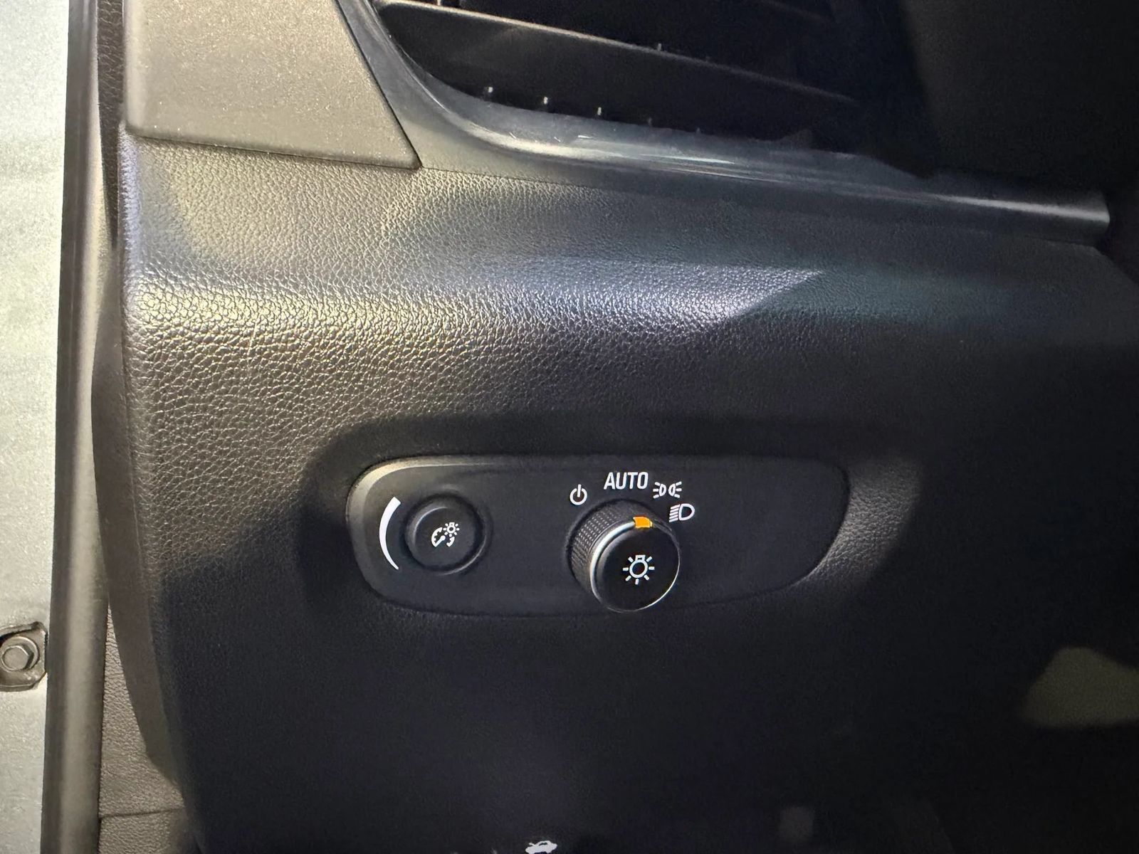 Used 2020 Chevrolet Traverse LS w/ LPO, Cargo Package FWD image 20
