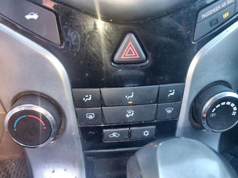 Used 2016 Chevrolet Cruze LT image 11