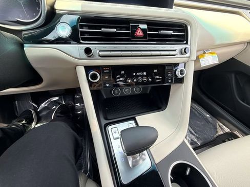 Used 2026 Genesis G70 2.5T image 19