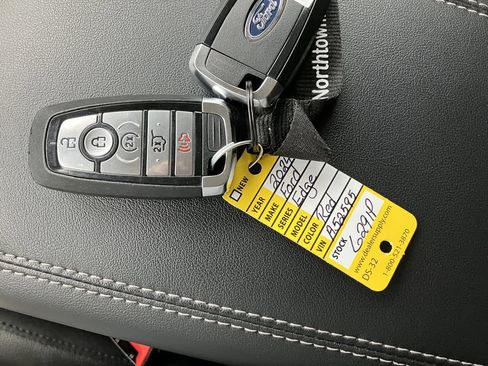 Used 2024 Ford Edge Titanium w/ Equipment Group 301A AWD/4WD image 19