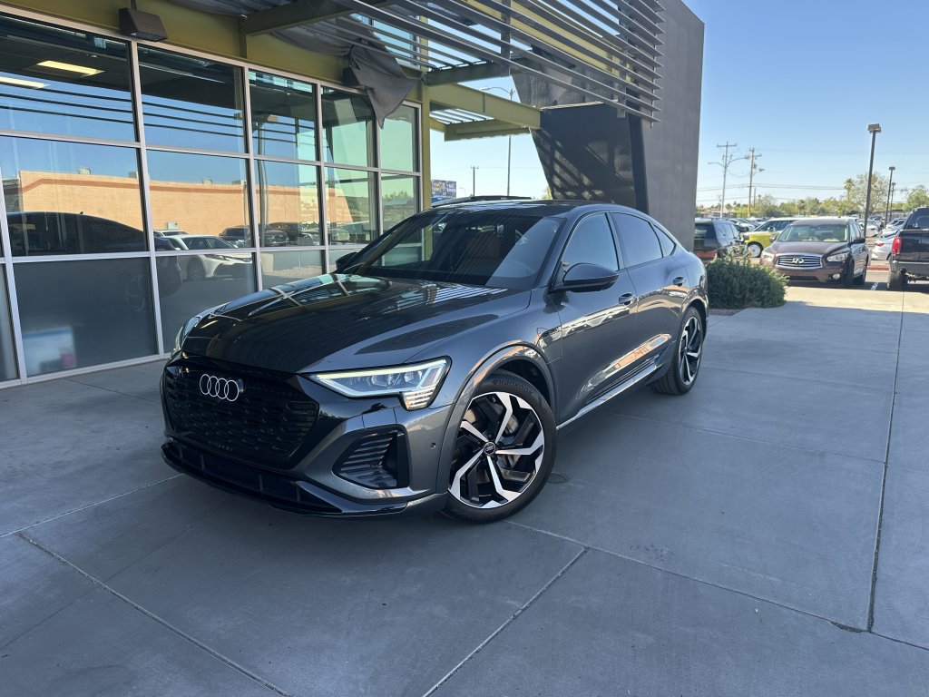 Used 2024 Audi Q8 e-tron Premium Plus w/ Premium Plus Package AWD/4WD image 1
