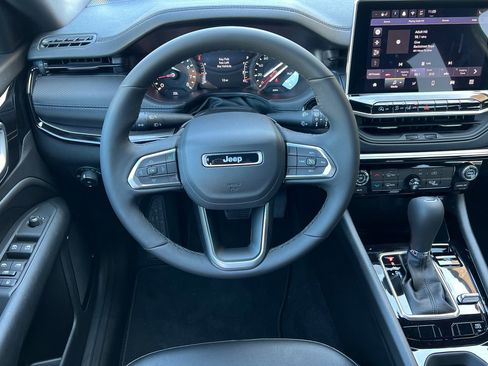 New 2026 Jeep Compass Latitude image 14