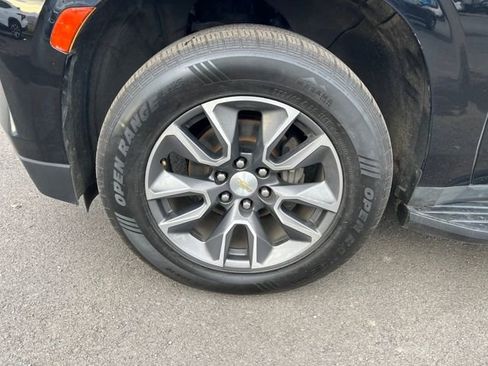 Used 2021 Chevrolet Suburban LT image 17