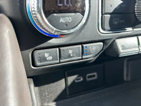 Used 2021 GMC Yukon SLT w/ SLT Luxury Package image 25