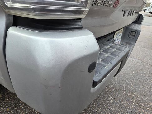 Used 2023 Toyota Tacoma TRD Off-Road image 17