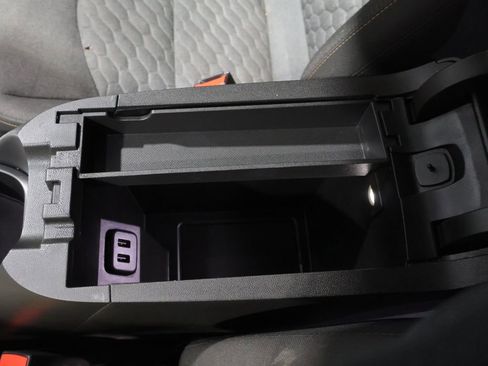 Used 2021 Chevrolet Equinox LT image 30