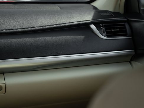 Used 2014 Toyota Camry LE FWD image 13