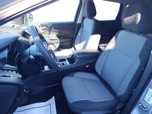 Used 2017 Ford Escape SE w/ Equipment Group 201A image 10