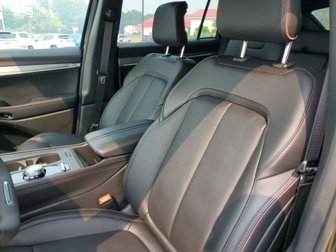 Used 2024 Jeep Wagoneer Launch Edition AWD/4WD image 9