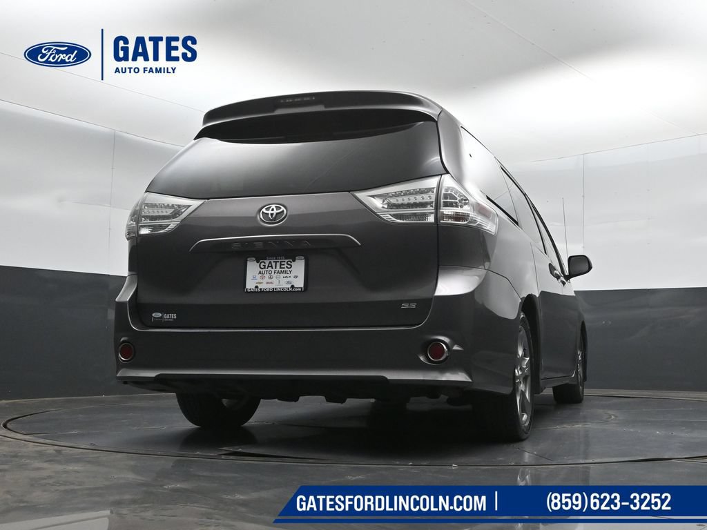 Used 2014 Toyota Sienna SE FWD image 35