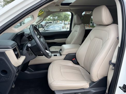 Used 2023 Ford Expedition Limited RWD image 32