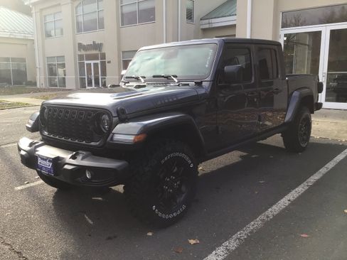 New 2026 Jeep Gladiator Sport image 3