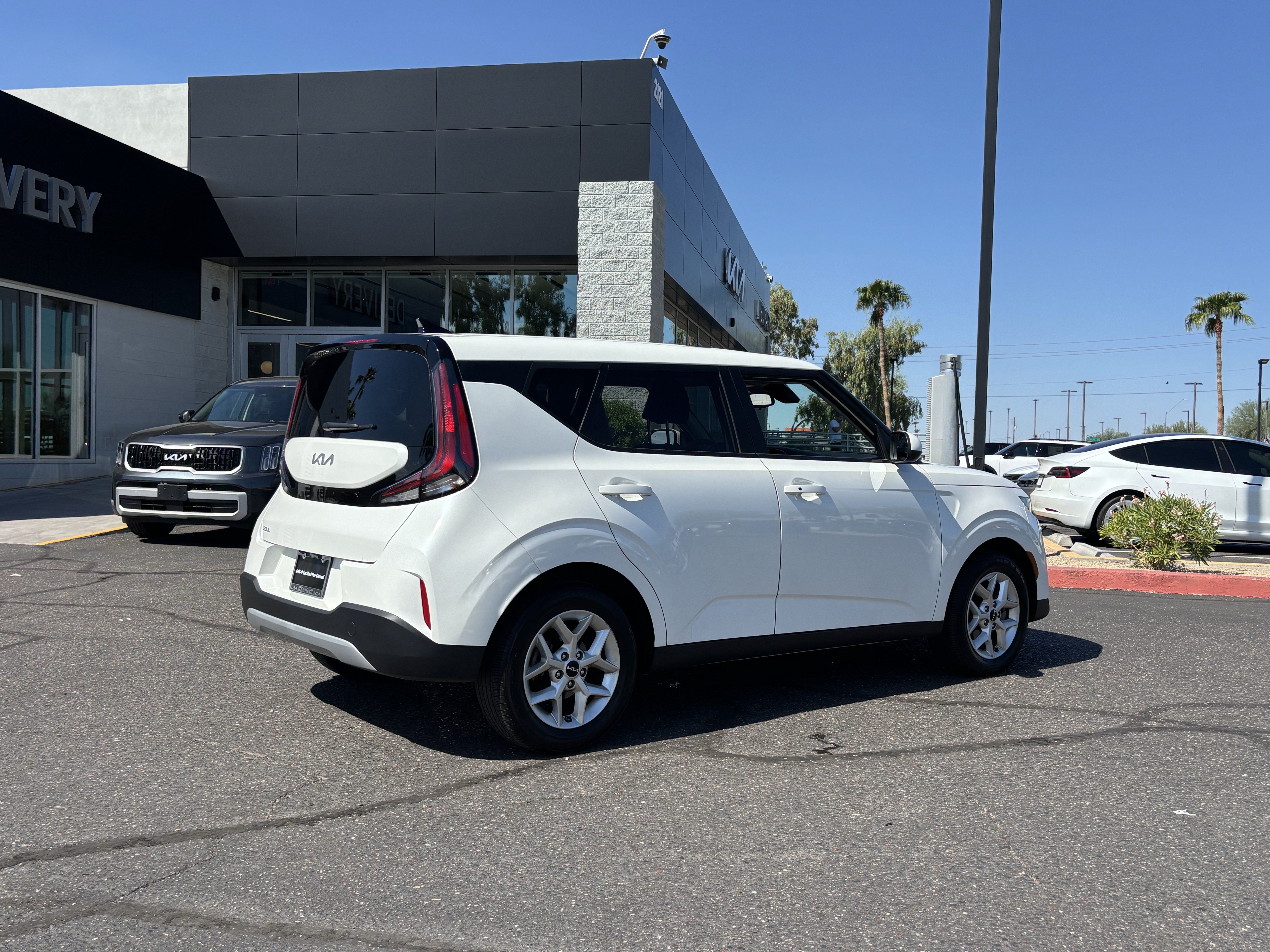 Certified 2025 Kia Soul S FWD image 3