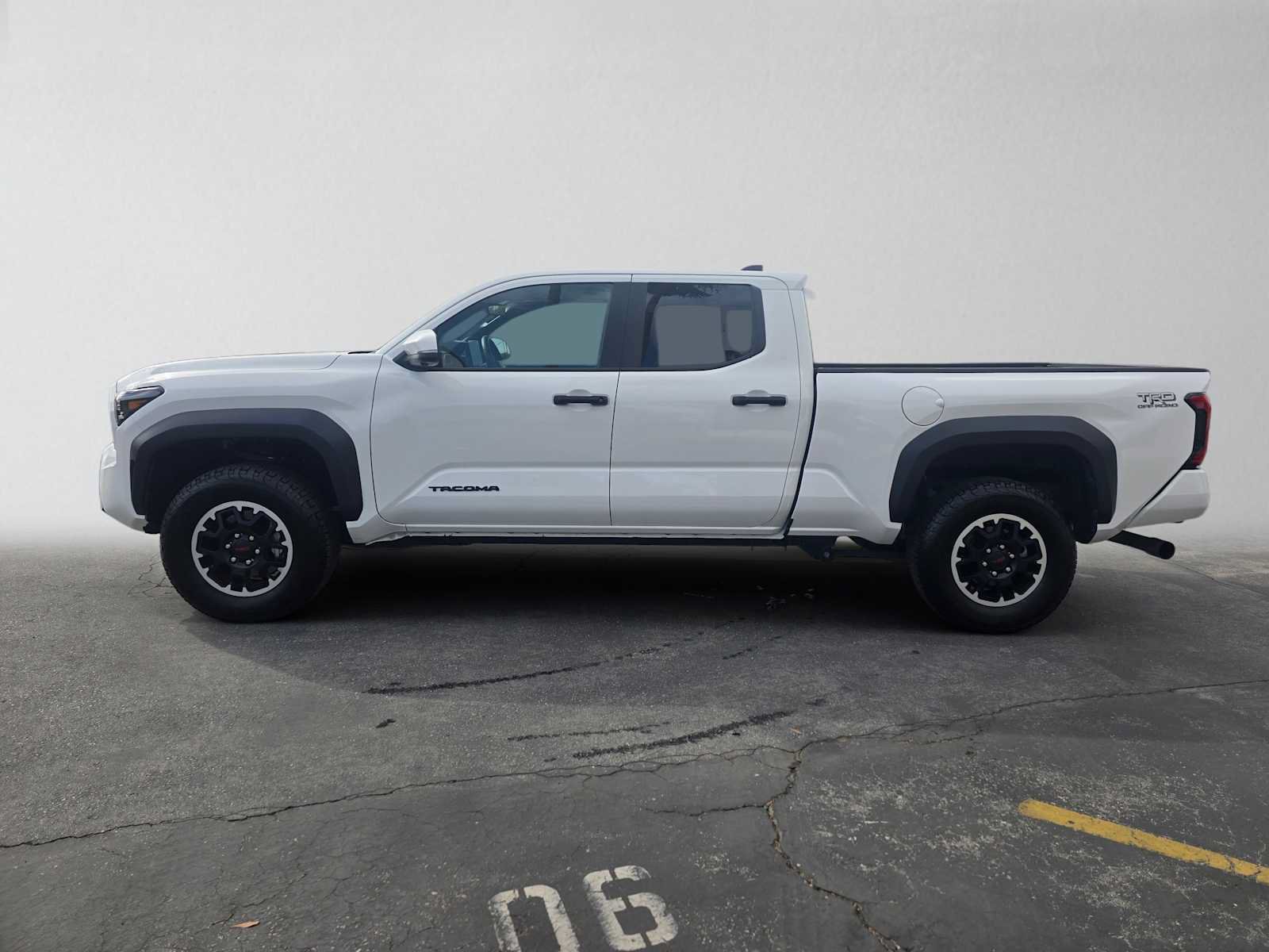 Used 2024 Toyota Tacoma TRD Off-Road w/ TRD Off Road Premium Package AWD/4WD image 6