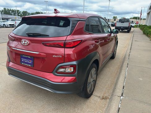 Used 2021 Hyundai Kona Limited w/ Cargo Package FWD image 5