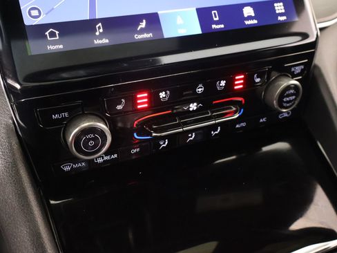 Used 2022 Jeep Grand Cherokee Overland w/ Luxury Tech Group IV AWD/4WD image 8