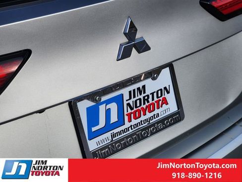 Used 2024 Mitsubishi Outlander SE image 11