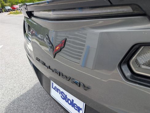 Used 2016 Chevrolet Corvette Z06 w/ 3LZ Preferred Equipment Group RWD image 10