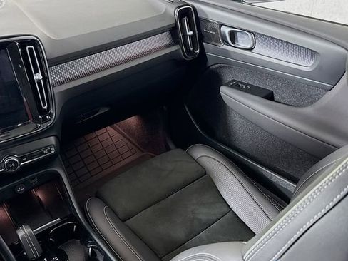 Used 2021 Volvo XC40 T5 R-Design w/ Advanced Package image 26