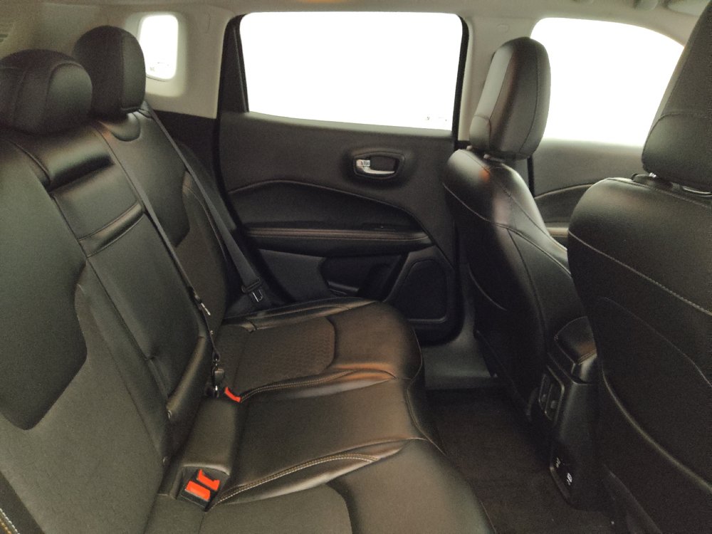 Used 2018 Jeep Compass Latitude w/ Popular Equipment Group FWD image 19