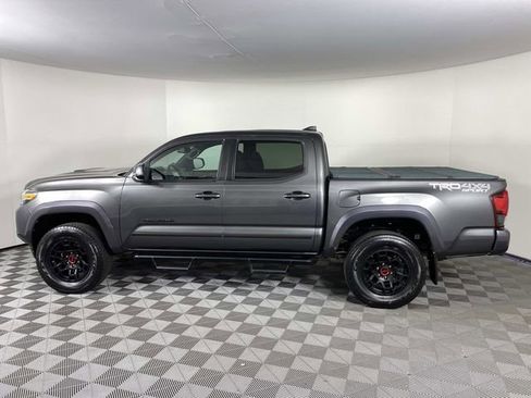 Used 2019 Toyota Tacoma TRD Sport w/ Technology Package AWD/4WD image 5