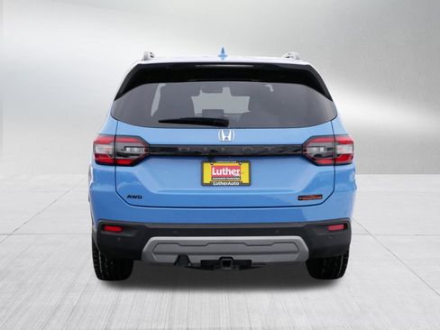 Certified 2025 Honda Pilot TrailSport image 6