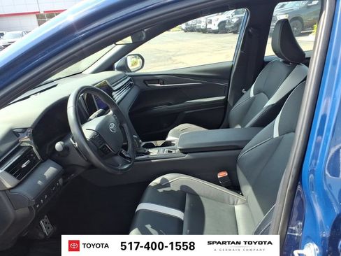 Used 2025 Toyota Camry SE FWD image 13