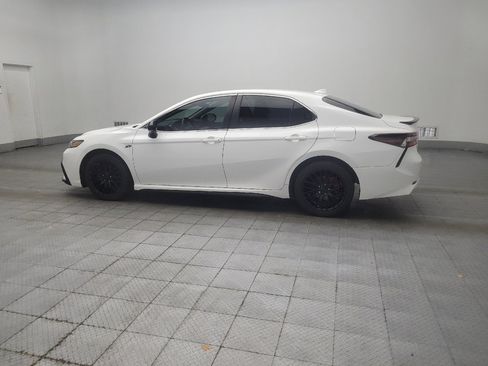 Used 2023 Toyota Camry SE FWD image 3