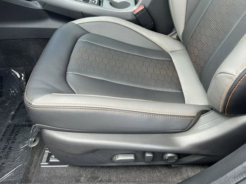 New 2025 Subaru Crosstrek 2.5i Limited w/ Popular Package #3A image 19