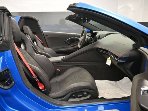 Used 2024 Chevrolet Corvette Stingray Premium Conv w/ Stealth Interior Trim Package RWD image 25