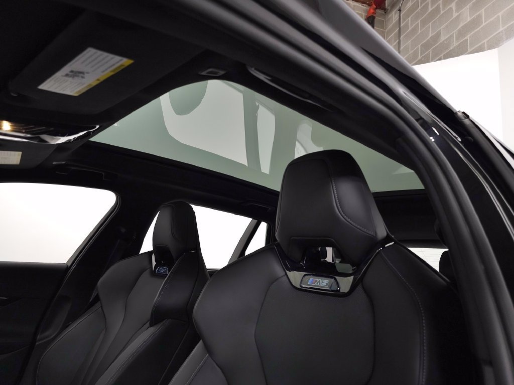 Used 2026 BMW M5 Touring AWD/4WD image 19
