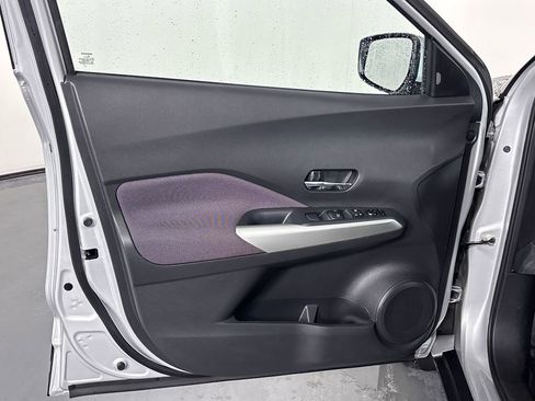 Used 2020 Nissan Kicks SV image 25