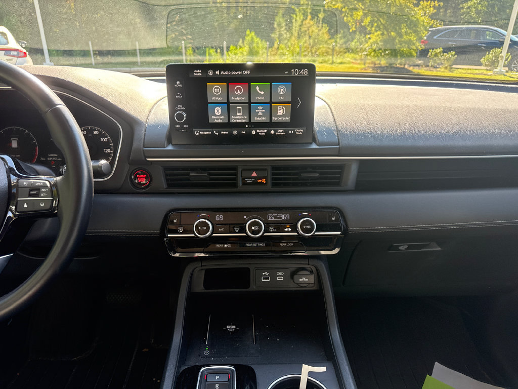 Certified 2025 Honda Pilot Touring image 19