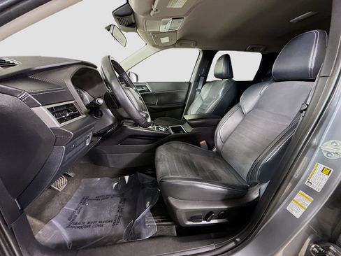 Used 2022 Mitsubishi Outlander SE image 22