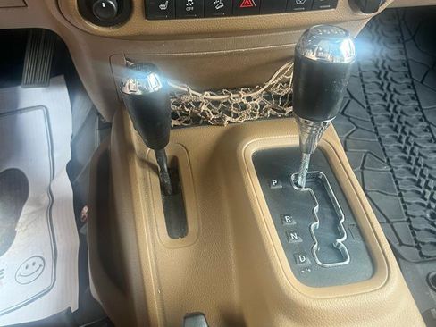 Used 2013 Jeep Wrangler Unlimited Sahara w/ Connectivity Group AWD/4WD image 20