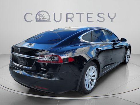 Used 2018 Tesla Model S 75D AWD/4WD image 3