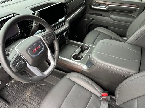 Used 2026 GMC Sierra 2500 SLT w/ SLT Premium Package image 9