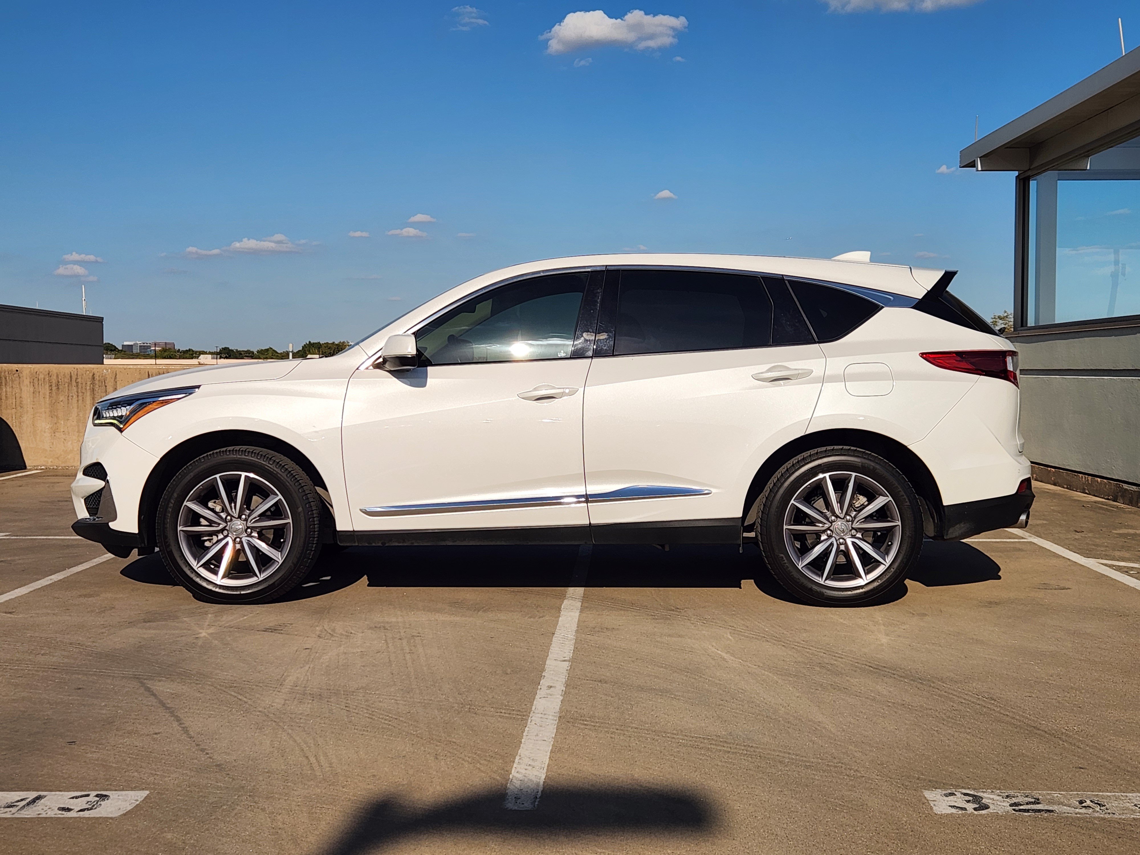 Used 2021 Acura RDX w/ Technology Package FWD image 2