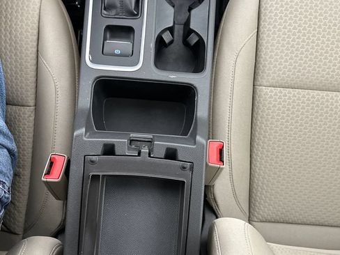 Used 2017 Ford Escape SE w/ Equipment Group 201A AWD/4WD image 15