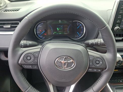 Used 2020 Toyota RAV4 Limited AWD/4WD image 21