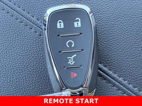 Used 2024 Chevrolet Equinox Premier image 23