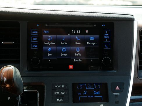 Used 2017 Toyota Sienna Limited Premium AWD/4WD image 31