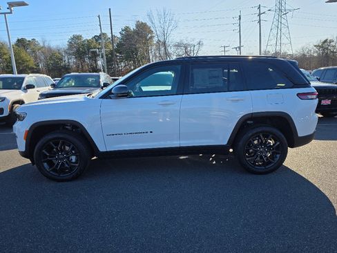 New 2025 Jeep Grand Cherokee Limited image 9