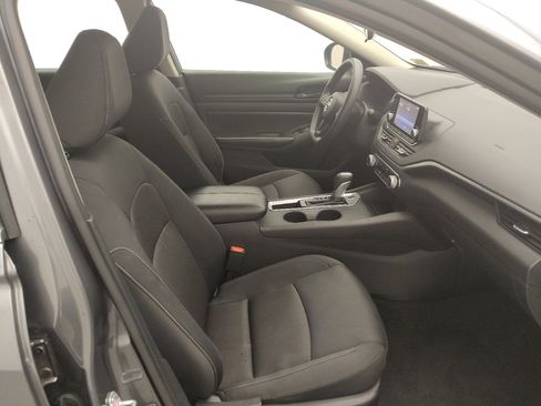 Used 2024 Nissan Altima 2.5 S FWD image 21