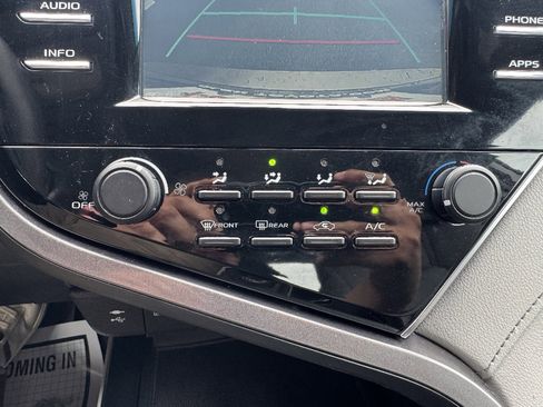 Used 2018 Toyota Camry LE w/ Protection Package (Q2) FWD image 18