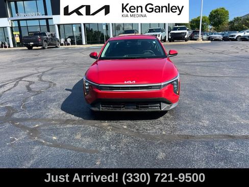 Used 2025 Kia K4 FWD image 2