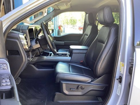 Used 2025 Ford F250 Lariat w/ Black Appearance Package AWD/4WD image 26