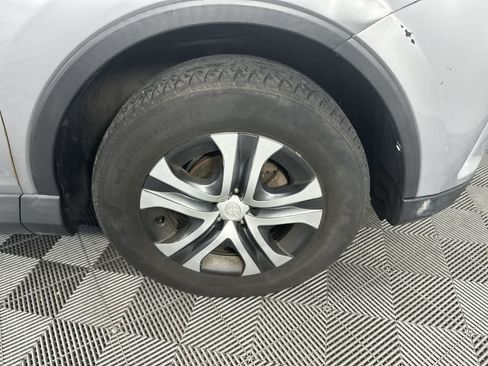 Used 2017 Toyota RAV4 LE FWD image 10