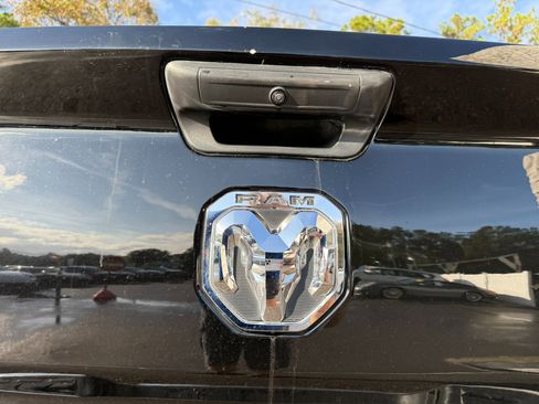 Used 2021 RAM 2500 Tradesman w/ Chrome Appearance Group image 7